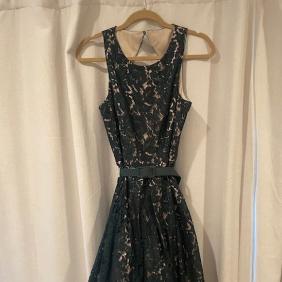 EMERALD GREEN/NUDE GUIPURE LACE DRESS - SIZE 10 - Picture 6 of 7